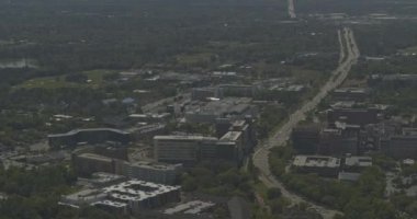Gainesville Florida Havayolları V10, üniversite hastanesi ve kampüsünü çevreleyen manzarayı ortaya çıkardı - DJI Inspire 2, X7, 6k - Mart 2020