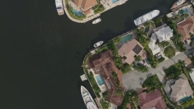 Fort Lauderdale Florida Havacılık v29, Seven Isles malikanesinin deniz kenarındaki görüntüsü - Mart 2020