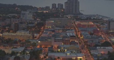 Fort Myers Florida Havacılık V2 alacakaranlıkta canlanıyor DJI Inspire 2, X7, 6k - Mart 2020