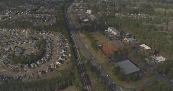 Peachtree City Georgia Aerial Birdseye Shot Outskirts Neighborhood Expressway Forest — 图库视频影像
