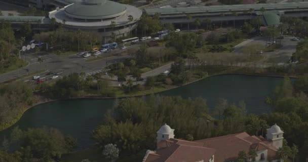 オーランドフロリダ昼間の遊園地の街並みを撮影した空中V26バードアイショット Dji Inspire 2020年3月 — ストック動画