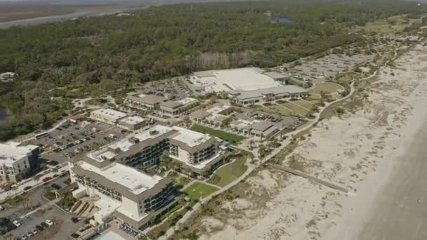 Jekyll Island Georgia Aerial Birdseye Shot Waterside Resort Forest Shore — Video Stock
