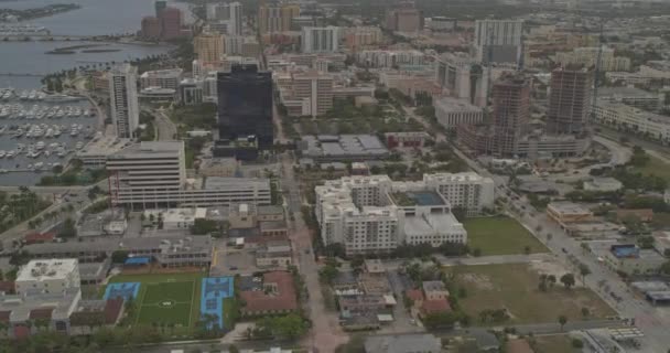 佛罗里达西棕榈滩空中V5鸟巢和市中心低层的鸟巢射击 Dji Inspire 2020年3月 — 图库视频影像
