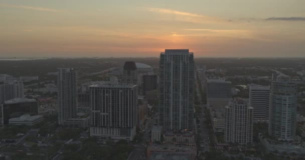 Petersburg Florida Aerial V16 Lastbil Rätt Bild Staden Ljusa Solnedgången — Stockvideo