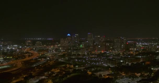 Tampa Florida Luchtfoto Dolly Beeld Van Verlichte Metropool Nachts Dji Stockvideo