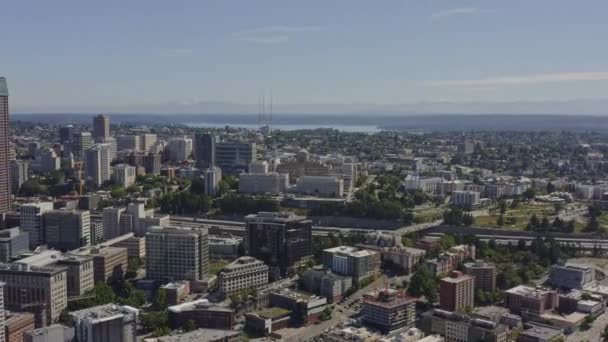 Seattle Washington Aerial V123 Pan Plano Izquierdo Rascacielos Centro Ciudad — Vídeo de stock