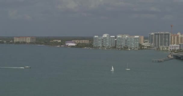 Sarasota Florida Aerial Горизонт Центра Города Ключи Мостов Inspire Март — стоковое видео