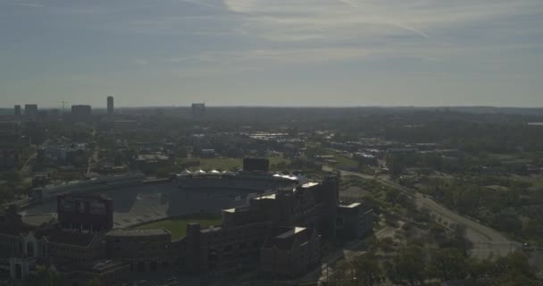 Tallahassee Florida Aerial V27 Pan Lewy Strzał Stadionu Kampusie Dji — Wideo stockowe