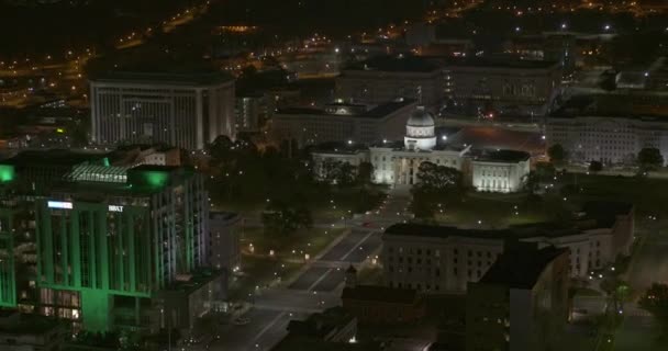 Montgomery Alabama Aerial Edifício Capitólio Primeira Casa Branca Confederada Noite — Vídeo de Stock