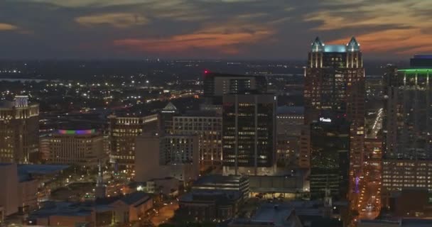 올랜도 플로리다 Aerial V34 Pan Shot Downtown Cityscape Dlown Night — 비디오