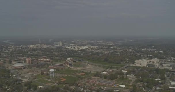 Montgomery Alabama Aerial V21 Retirar Revelar Campus Universitário Estadual Edifícios — Vídeo de Stock