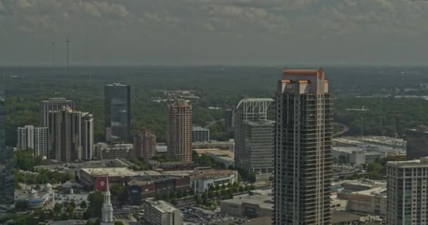 Atlantic Georgia Aerial V681 Pan Right Shot Skyscrapers Buckhead Area — стокове відео