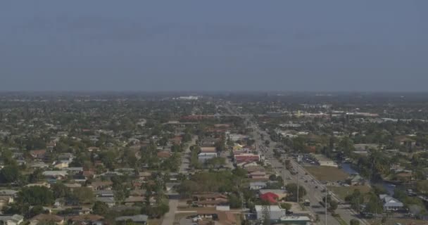 Cape Coral Florida Aerial Wide Angle Aerial Caloosahatchee River Suburbs — Stockvideo
