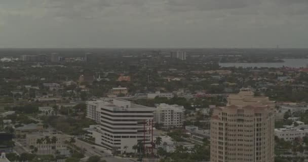 West Palm Beach Florida Aerial Pan Left Shot Town Skyscrapers — стокове відео