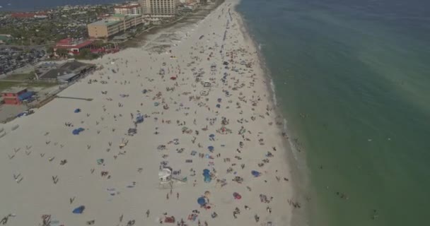 Pensacola Beach Florida Aerial Толпы Туристов Направляются Пляжу Inspire Март — стоковое видео