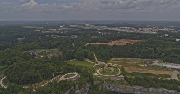 Atlanta Georgia Aerial V622 Panorámica Derecha Westside Reservoir Park Skyline — Vídeos de Stock