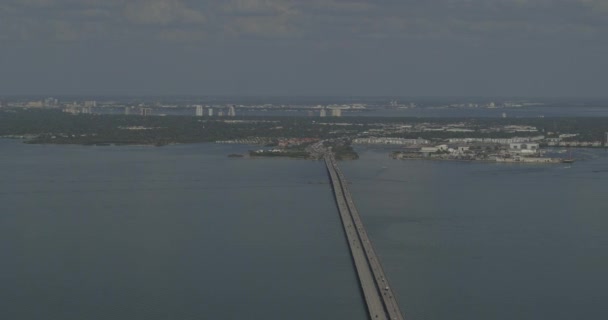 Tampa Florida Aerial V68 Pan Right Shot Old Tampa Bay — 图库视频影像