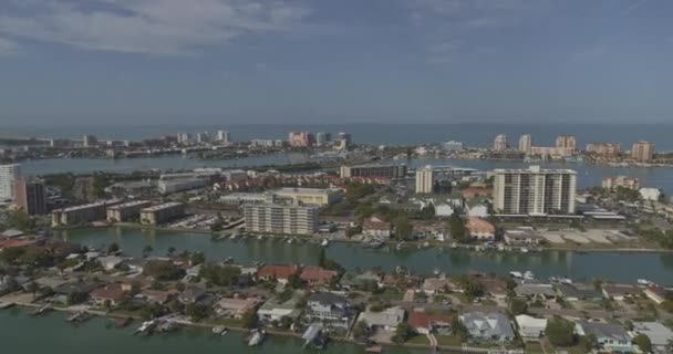 Clearwater Florida Aerial Dramatisch Uitzicht Eilanden Landgoederen Helder Water Kanaal — Stockvideo