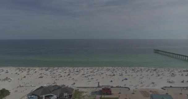 Pensacola Beach Florida Aerial Вид Вышки Игры Пляжный Мяч Через — стоковое видео