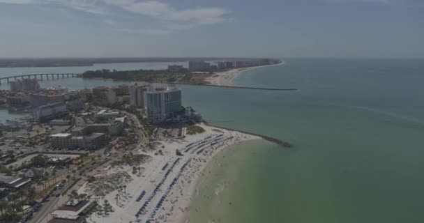 Clearwater Florida Aerial V12 Разворот Недвижимости Вдоль Чистой Воды 180 — стоковое видео