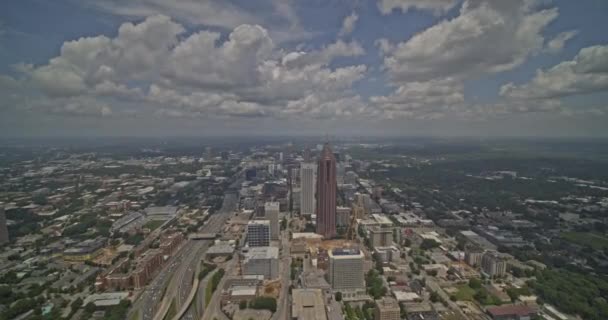 Atlanta Georgia Aerial V647 Birdseye Gran Angular Tiro Rascacielos Banco — Vídeo de stock