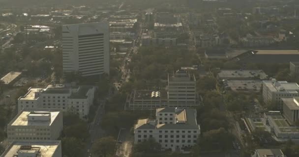Tallahassee Florida Aerial V11 Pan Pravý Záběr Moderní Budovy Centra — Stock video