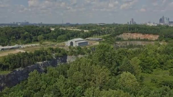 Atlanta Georgia Aerial V617 Panning Shot Westside Reservoir Park Daytime — Stock video