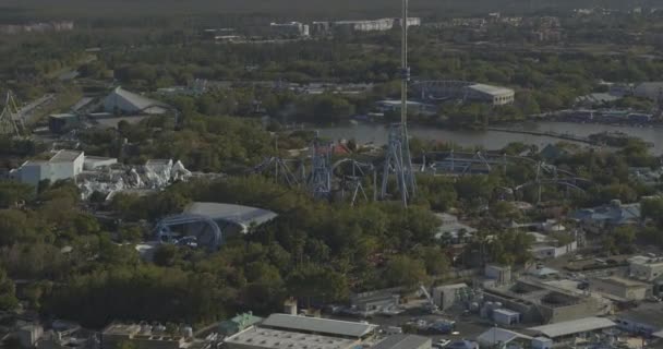 Orlando Florida Aerial V29 Panning Shot Amusement Park Many Rollercoasters — Wideo stockowe