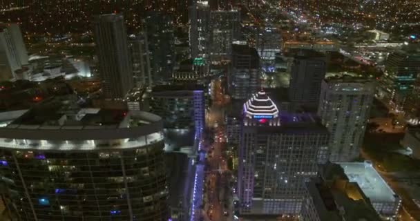 Fort Lauderdale Florida Aerial V13 Dramatiskt Avslöja Centrum Skyline Natten — Stockvideo