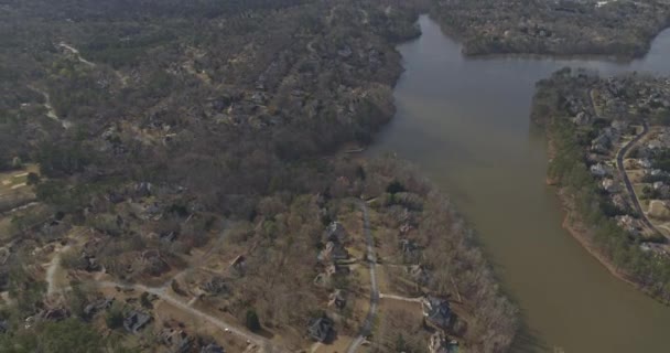 Peachtree City Georgia Aerial Birdseye Shot Peaceful Neighborhood Forest Lake — Vídeo de stock