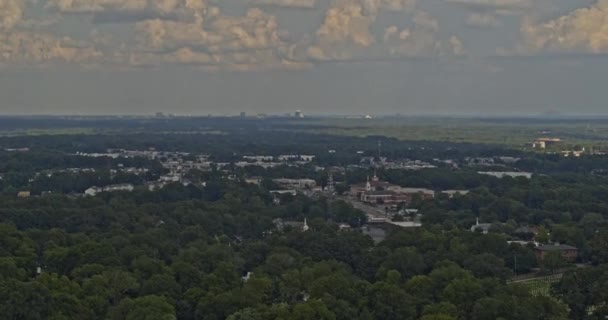 Marietta Georgia Aerial Pan Direito Tiro Paisagem Urbana Sandy Springs — Vídeo de Stock