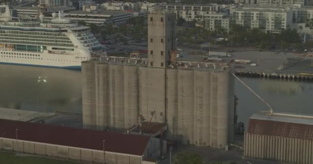 Tampa Florida Aerial V22 Birdseye Tiro Channel District Port Tampa — Vídeo de Stock