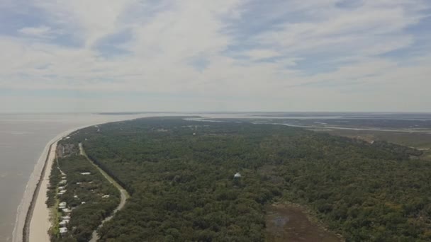 Jekyll Island Georgia Aerial Birdseye Tiro Longe Céu Floresta Costa — Vídeo de Stock