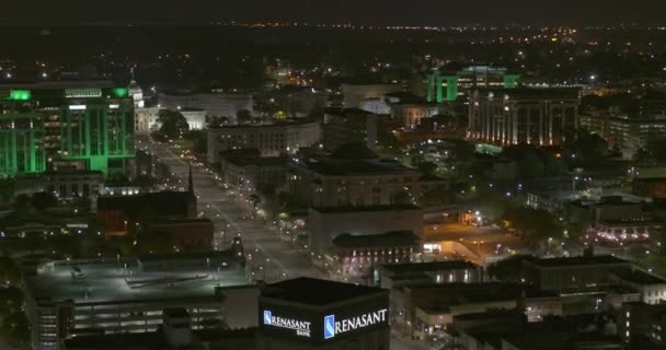 Montgomery Alabama Aerial Tilt Reveal Capitol Building Dexter Avenue Surrounding — Stock Video
