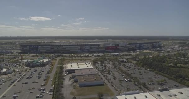 Daytona Beach Florida Aerial Flypast World Named International Speedway Inspire — стоковое видео