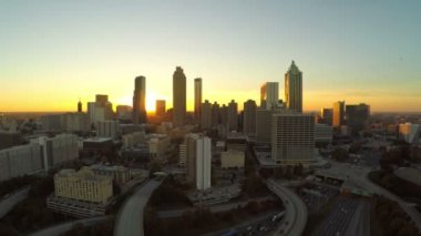 Atlanta cityscape ile şehir içine uçan hava