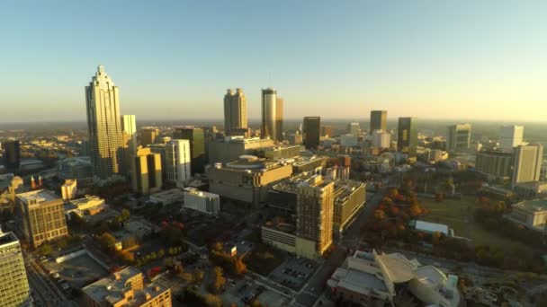 Aérea de Atlanta durante la puesta del sol . — Vídeo de stock