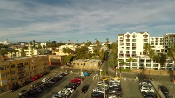 LA aérea sobre a praia de Santa Monica — Vídeo de Stock