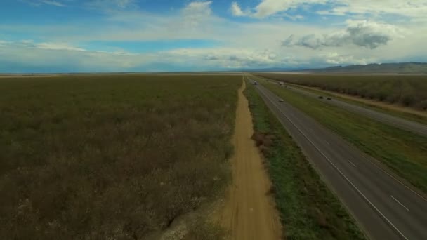 Volar sobre huertos en California — Vídeos de Stock