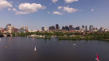 Boston hava uçan iç Boston Harbor üzerinde düşük