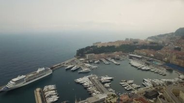 Monaco üzerinde havadan görünümü