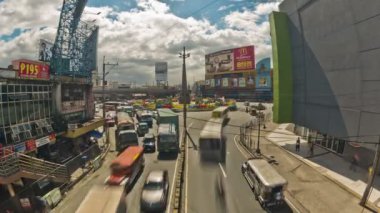 Şehir trafik zaman atlamalı meşgul Araneta Meydanı 