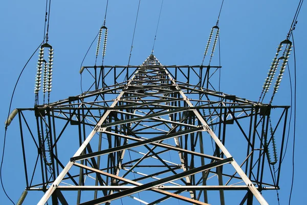 Torre linha de energia — Fotografia de Stock