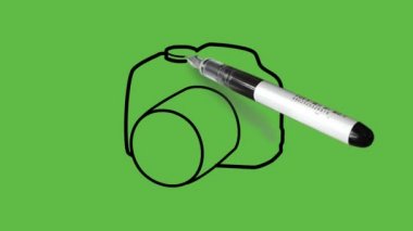 Soyut yeşil arkaplanda siyah, gri, beyaz ve mavi renkli mikro kamera çiziliyor