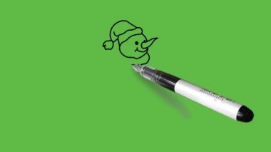 Soyut yeşil arkaplanda siyah çizgili mavi renkli kep ve eşarplı bir kardan adam çiz