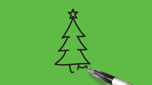 ギフト付きのカラフルなクリスマスツリーと抽象的な緑の背景に黒の輪郭を持つ黄色の星 — ストック動画