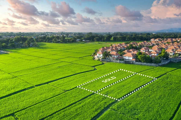 Pozemky Prodej Investice Vzdušném Zobrazení Zahrnují Zelené Pole Zemědělskou Farmu — Stock fotografie
