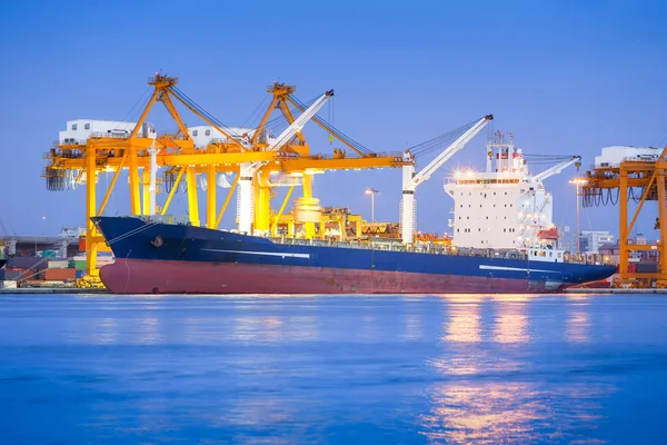 Cargo ship — Stock Photo, Image