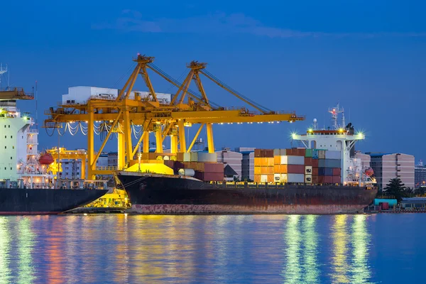 Cargo ship — Stock Photo, Image