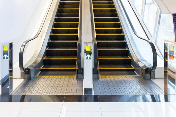 Escalera mecánica — Foto de Stock